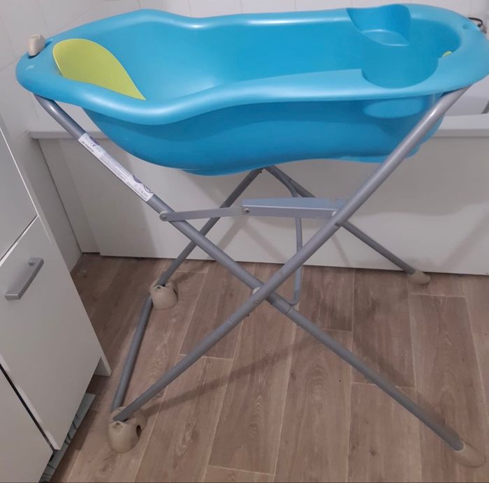 Baignoire Tigex Anatomy avec trépied, arches, anneau de bain et transat