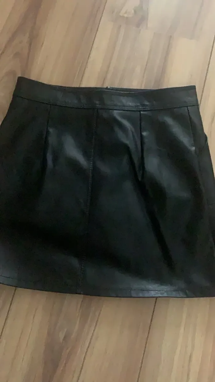 Mini jupe simili cuir - photo numéro 4