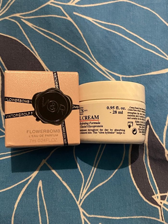 Lot crème plus miniature de parfum - photo numéro 2