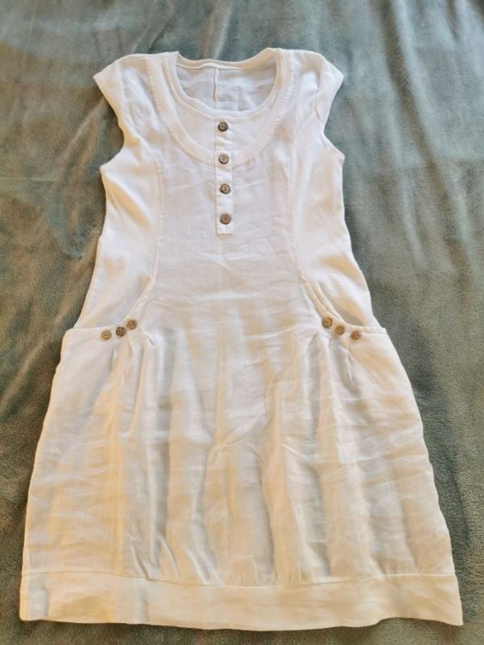 Robe blanche en lin