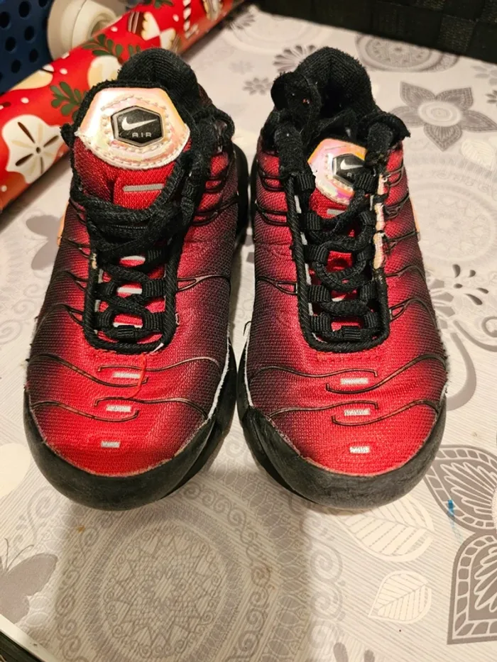 Basket TN rouge