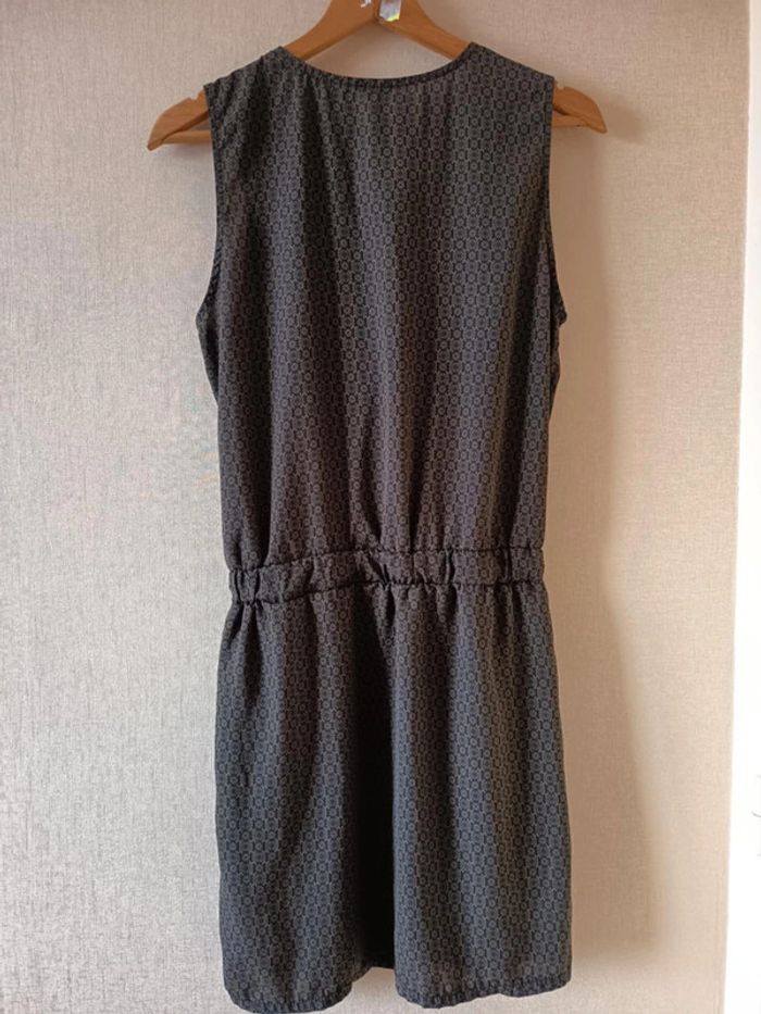 Robe courte. Sans manches .  Marque Pimkie (938) - photo numéro 5