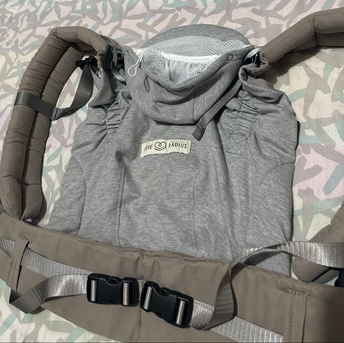 Porte bébé ergonomique Hoodie carrier 2 Love radius - photo numéro 5