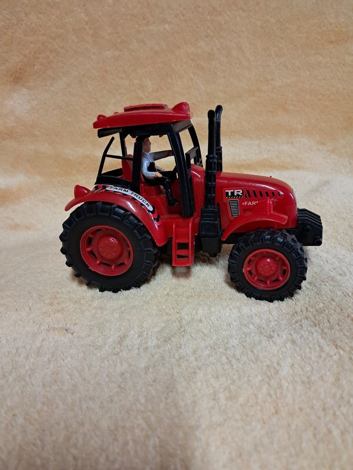 Lot de 2 tracteurs - photo numéro 4