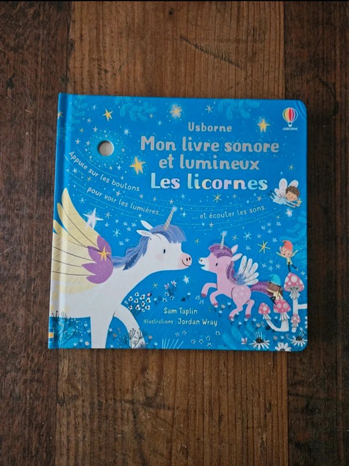 Mon livre sonore et lumineux Les Licornes
