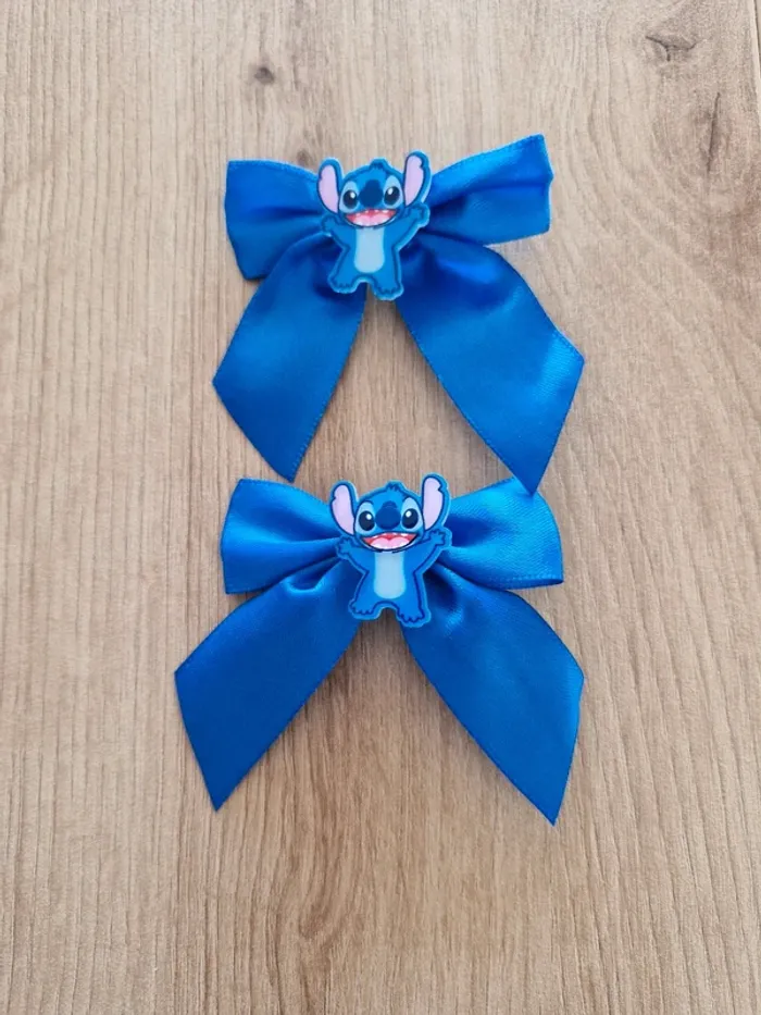 Lot 2 barrettes bleu – personnage Stitch Neuve