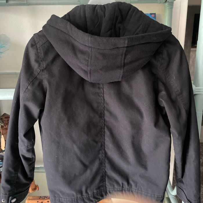 Veste avec fermeture et à capuche noire 10 ans - photo numéro 2