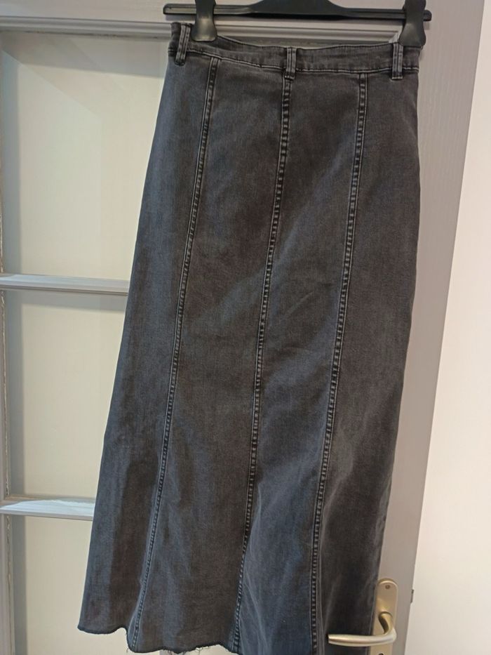 Jupe longue évasée en jean - photo numéro 2