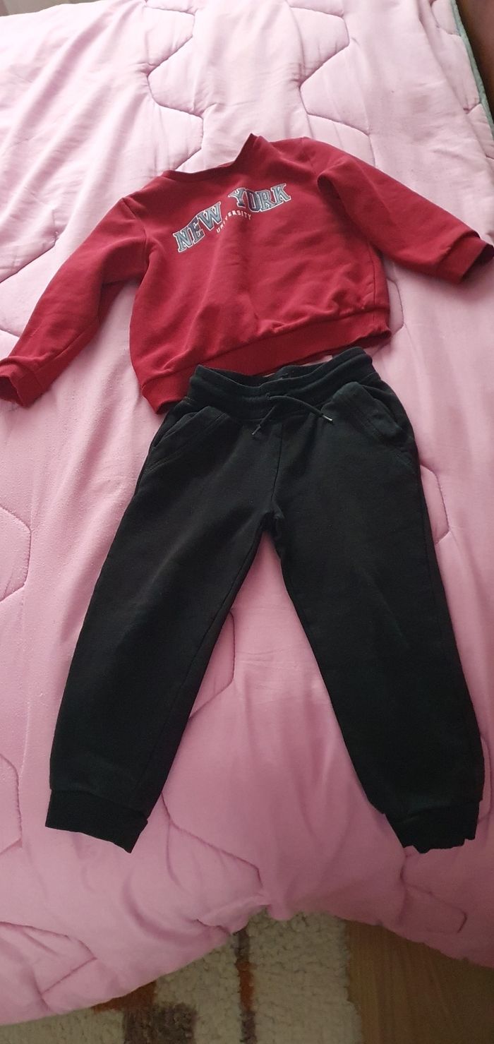 sweat et pantalon 5ans