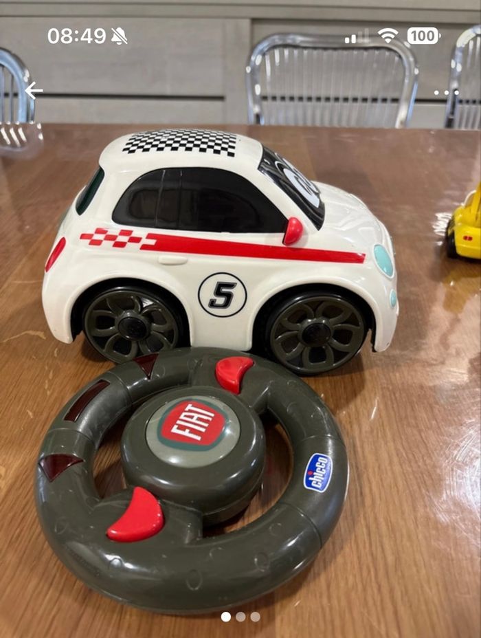 Voiture téléguidé chicco