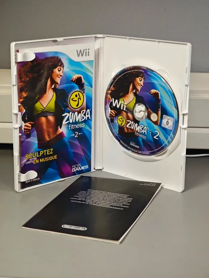Jeu Nintendo Wii : Zumba Fitness avec ceinture et coffret - photo numéro 5