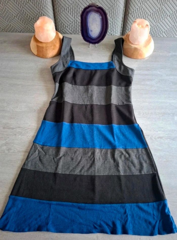 Robe tricolore taille 40