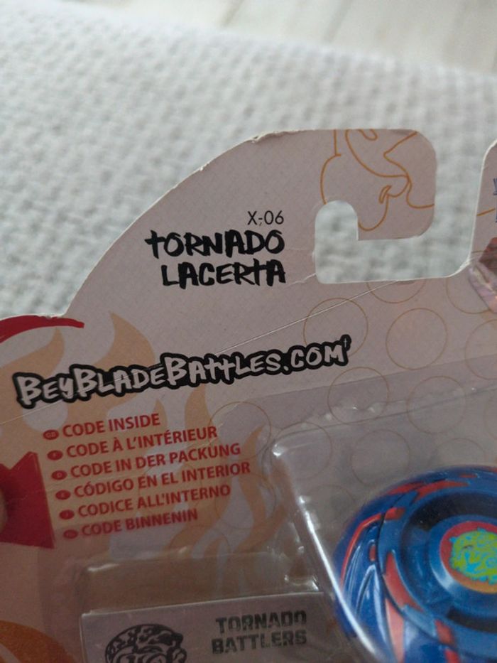 Toupie Beyblade extrême top system XTS X06 - photo numéro 3