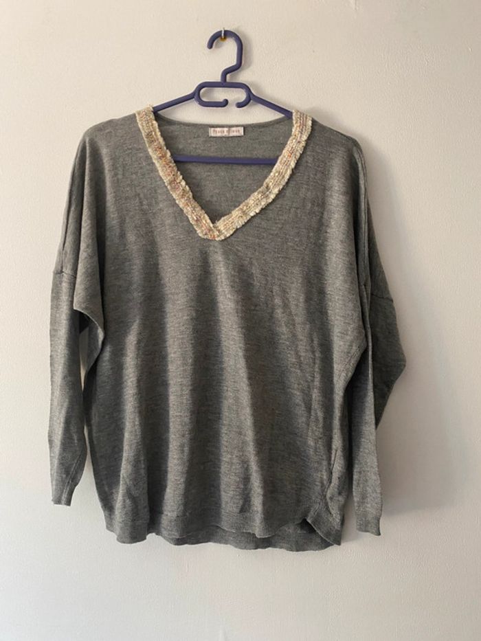 Pull femme gris à col V Taille M
