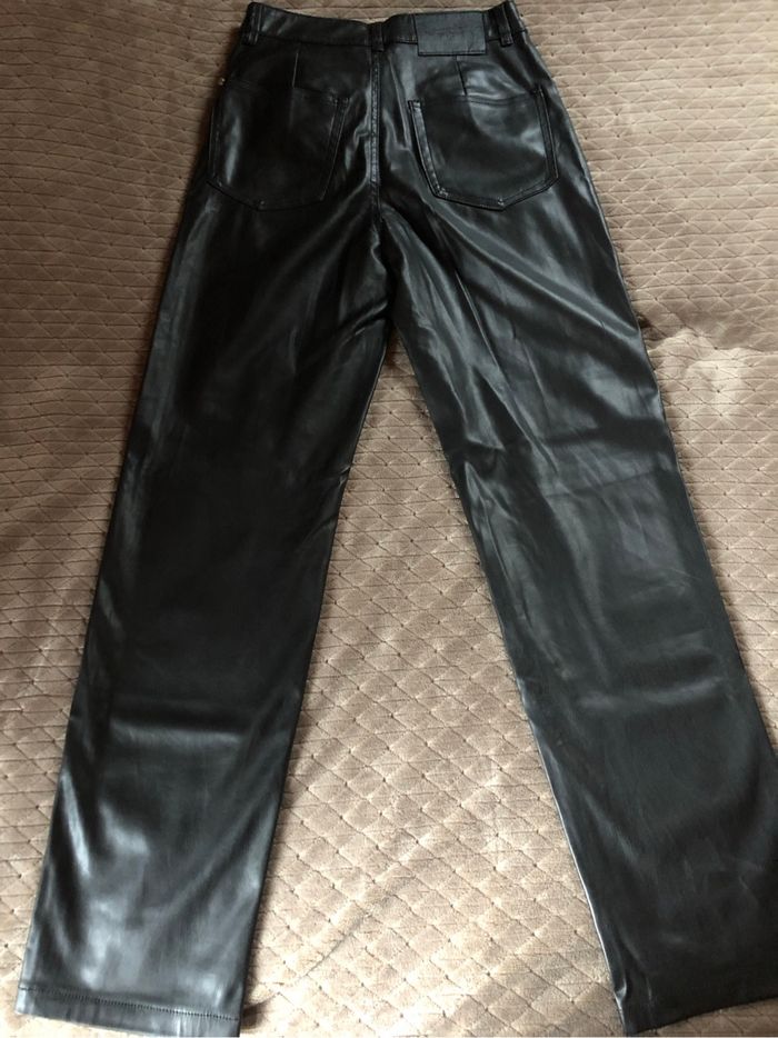Pantalon simili cuir bershka - photo numéro 2