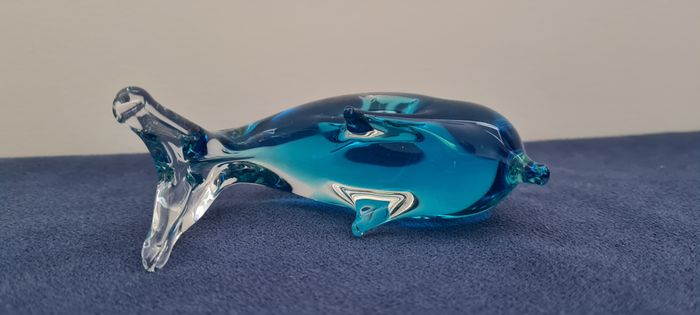 Dauphin en verre bleu dégradé - photo numéro 3