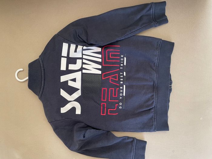 Sweat zippé Chicco « Skate » 5 ans – Excellent état - photo numéro 3