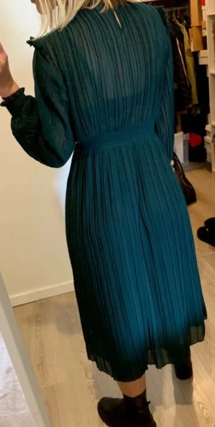 Magnifique robe verte plissé Zara taille M - photo numéro 3