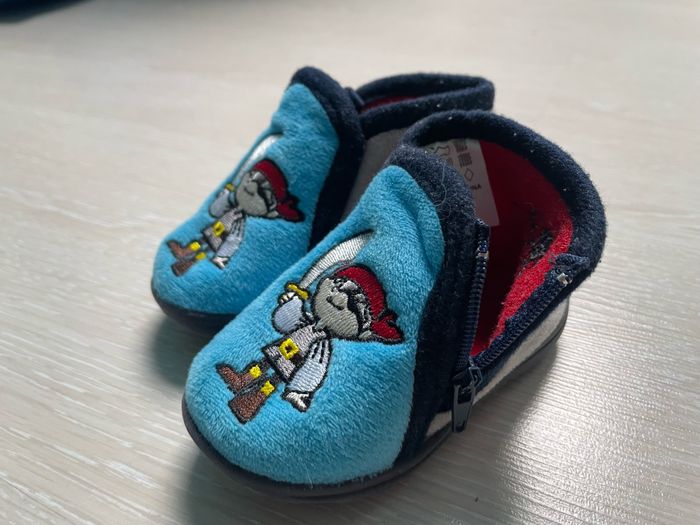 Chaussons bébé taille 18