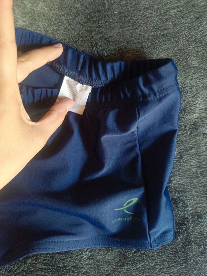Maillot de bain energetics T140(10ans) en très bon état - photo numéro 3
