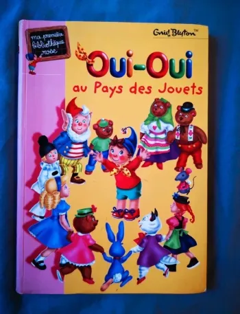 Livre oui-oui au pays des jouets
