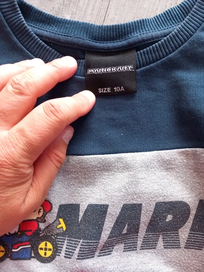 Pull mario 10ans - photo numéro 2