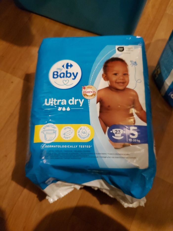 2 pacquets de couches - photo numéro 2