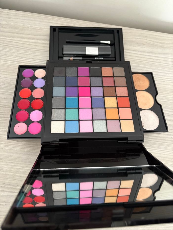 Maquillage - photo numéro 3