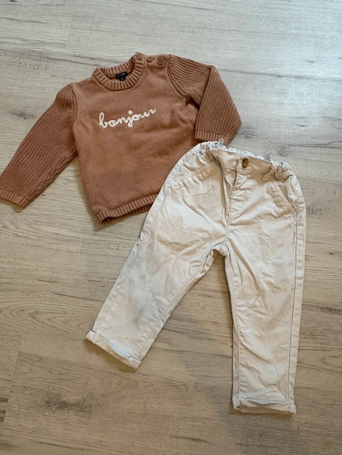 Ensemble chino et pull