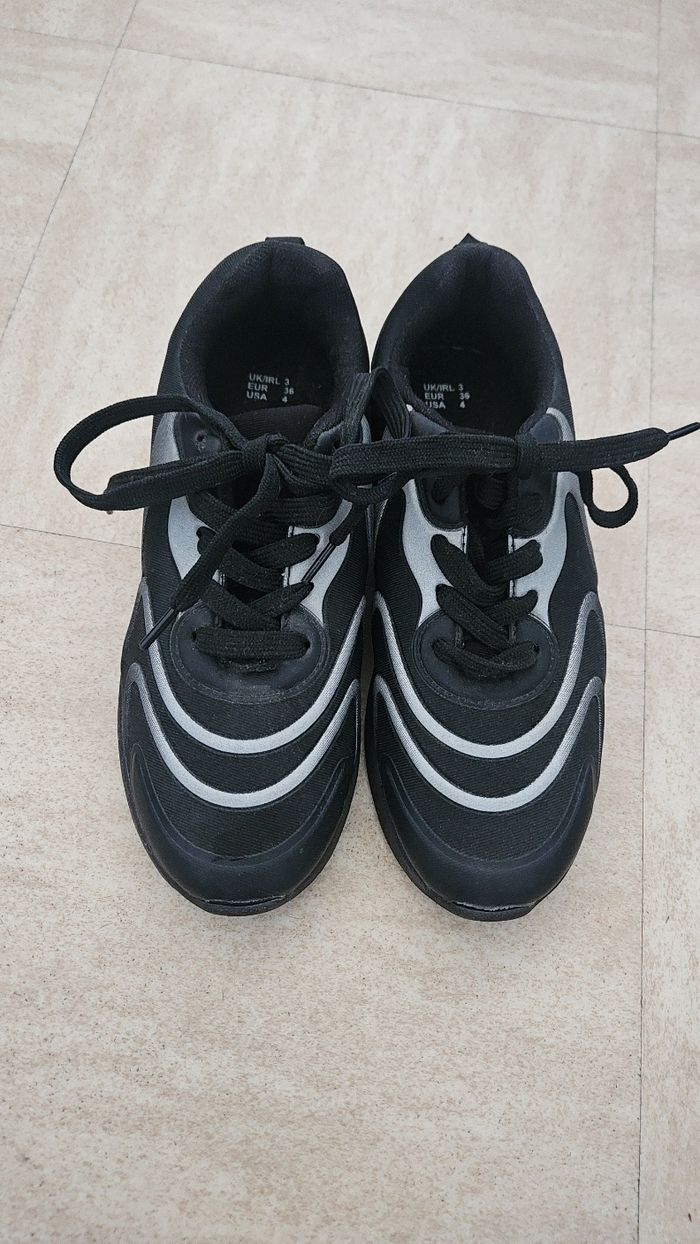 Baskets noires taille 36