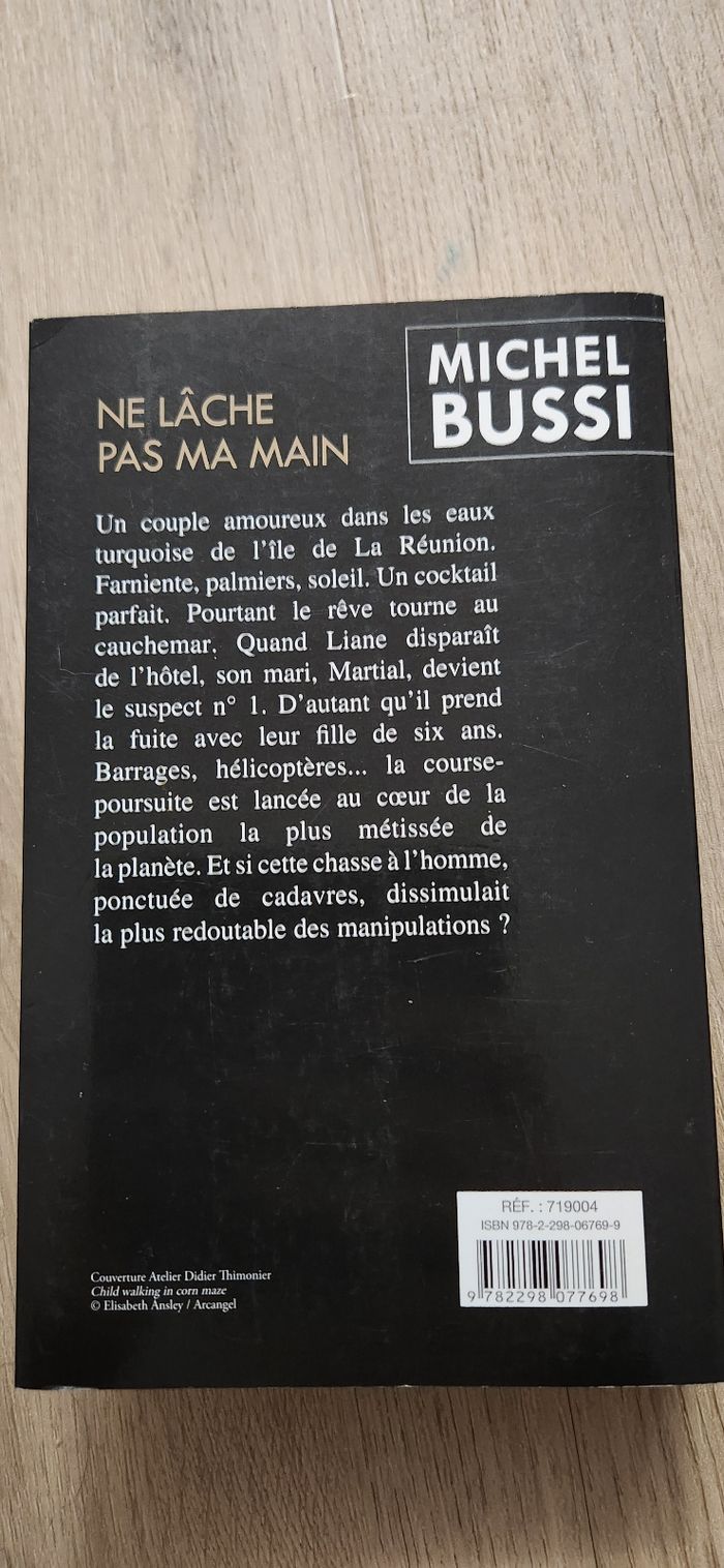Ne lâche pas ma main de Michel Bussi - photo numéro 2
