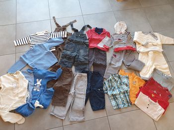 Lot vêtements garçon en 18 mois 