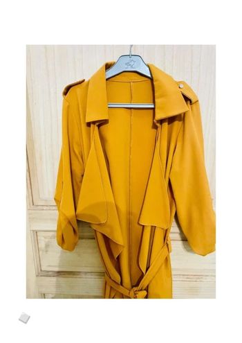 Trench fluide avec ceinture