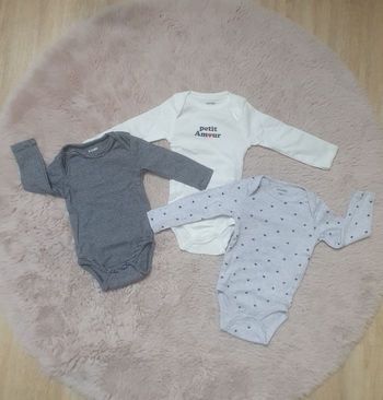 Lot de trois bodies manches longues 3 mois