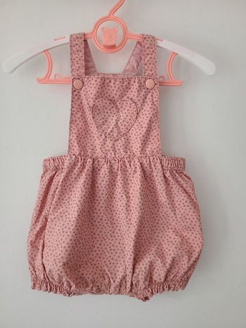 Adorable salopette courte C&A rose à pois