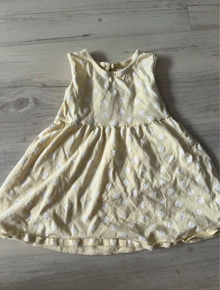 Robe jaune à fleur