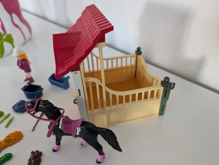 Playmobil lot vrac box cheval cavalière pure sang arabe avec accessoires pansage nourriture brosse - photo numéro 6