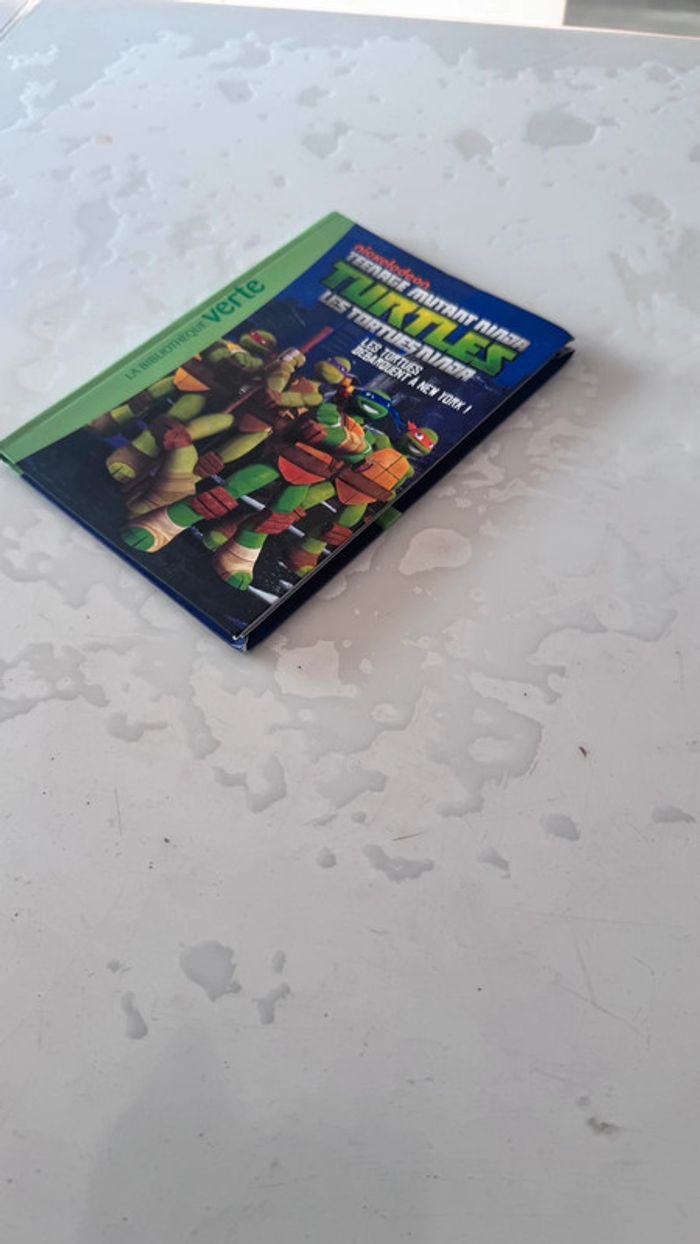 Livre Teenage Mutant Ninja Turtles - Les Tortues débarquent à New York ! - La Bibliothèque Verte - photo numéro 2