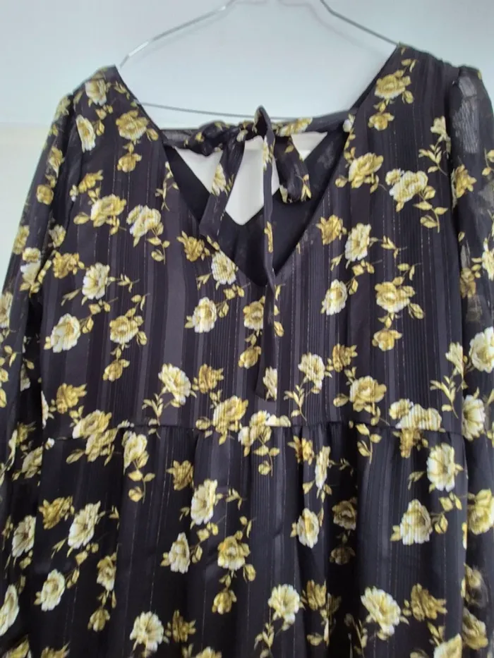 Robe fluide fleurie noire et or Senes M / L - photo numéro 7