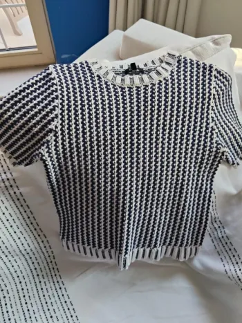 Chemise à manches courtes en tricot noir et blanc