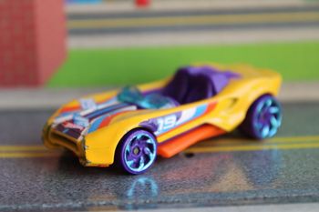 Hot wheels carbonic