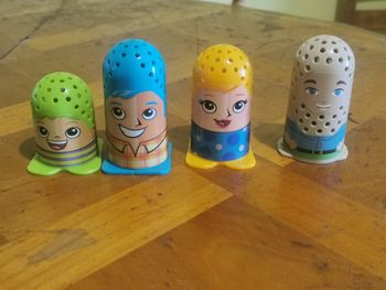 Famille cheveux rigolos pâte à modeler