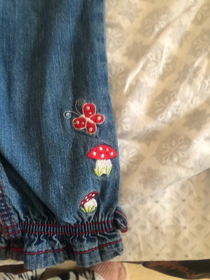 Jeans 23 mois taille grand - photo numéro 2