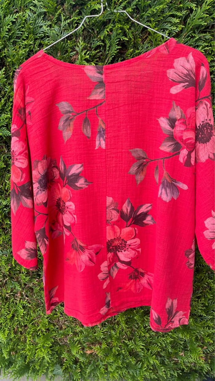 Tunique rouge avec fleurs - photo numéro 2
