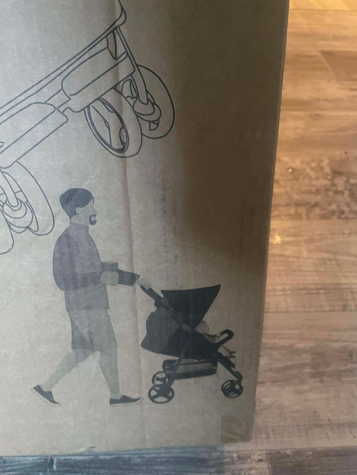 Poussette neuve dans son emballage d'origine