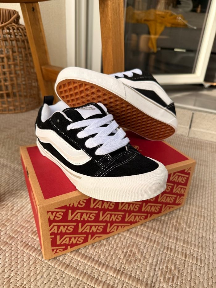 Vans Knu Skool black and White - Taille 36.5 - photo numéro 2