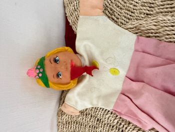 Marionnette à main de princesse vintage : jouet à tête en caoutchouc pour raconter des contes de fée