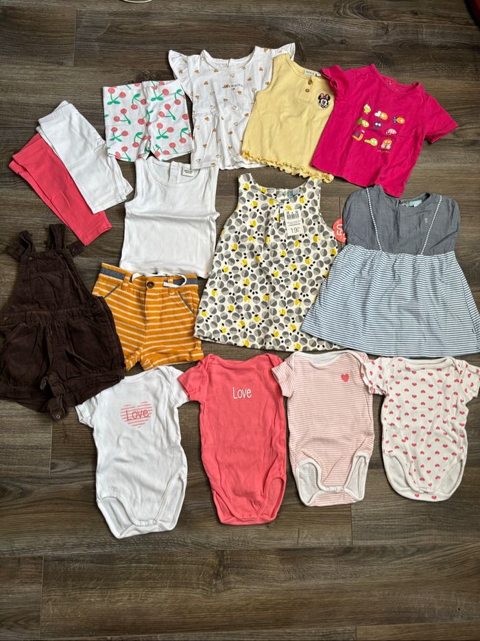 Lot 15 pièces 12 mois fille