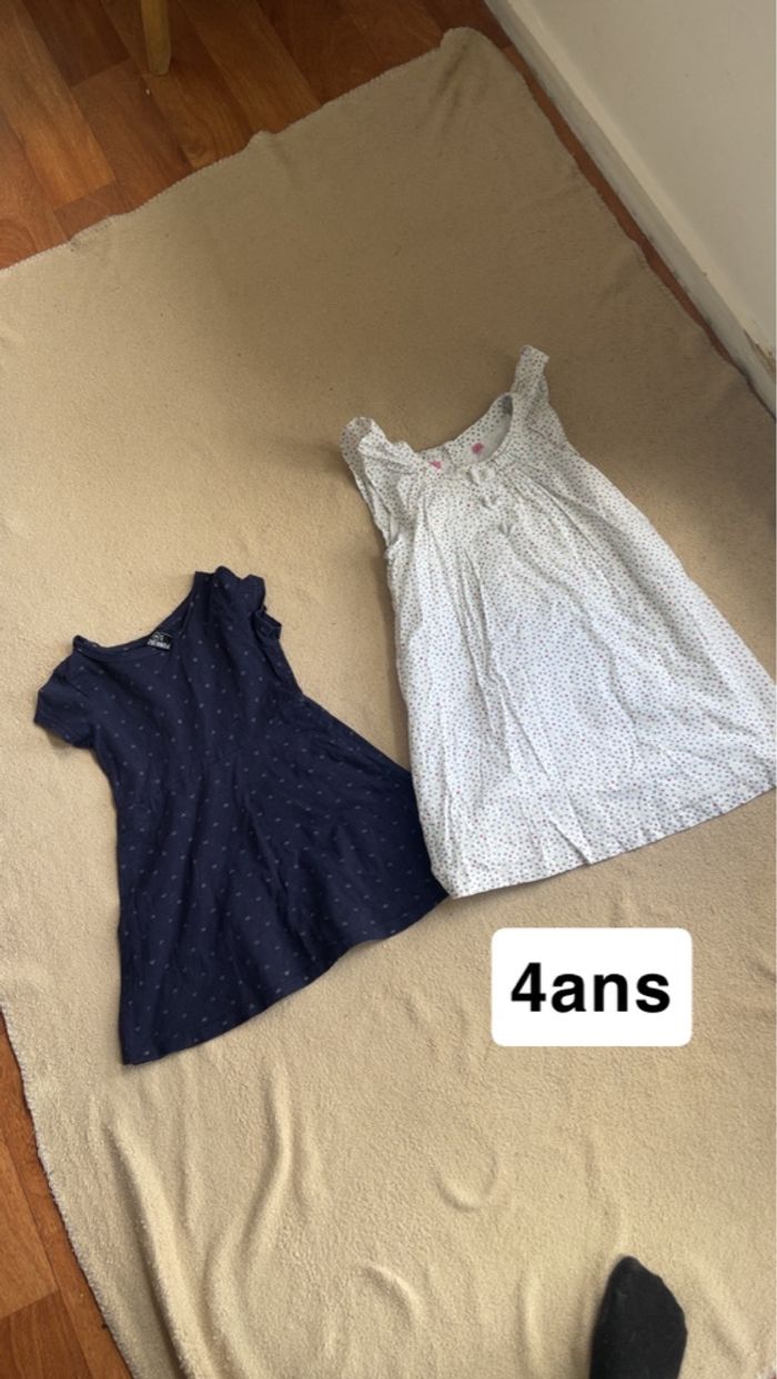 Lot de deux robe fille 4ans