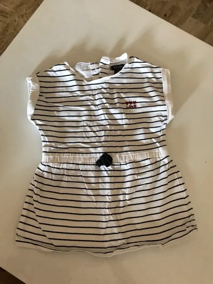 Robe manches courtes